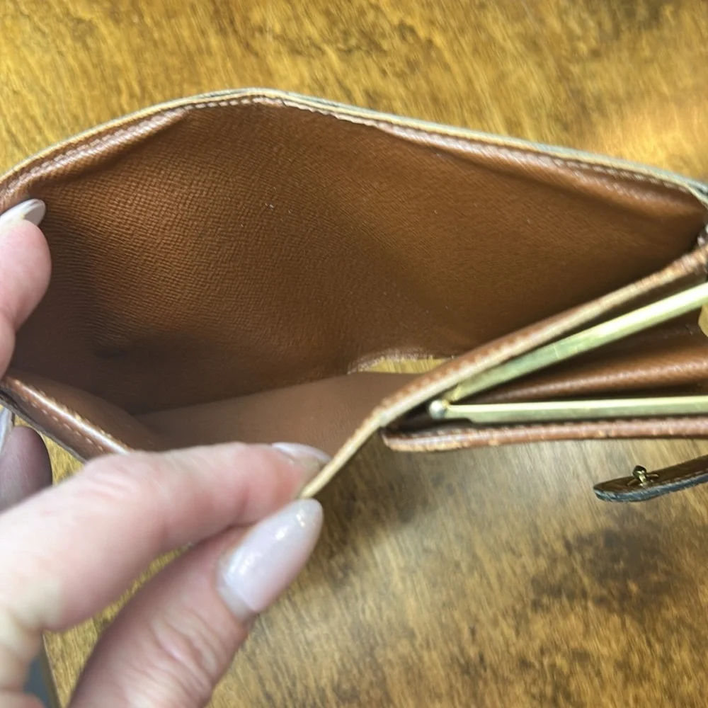 Louis Vuitton Authentic Monogram Wallet
